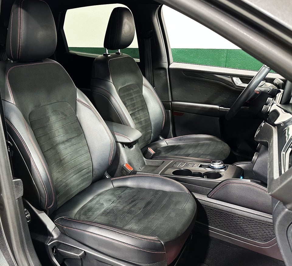 Ford Kuga 2,5 PHEV ST-Line X CVT 5d
