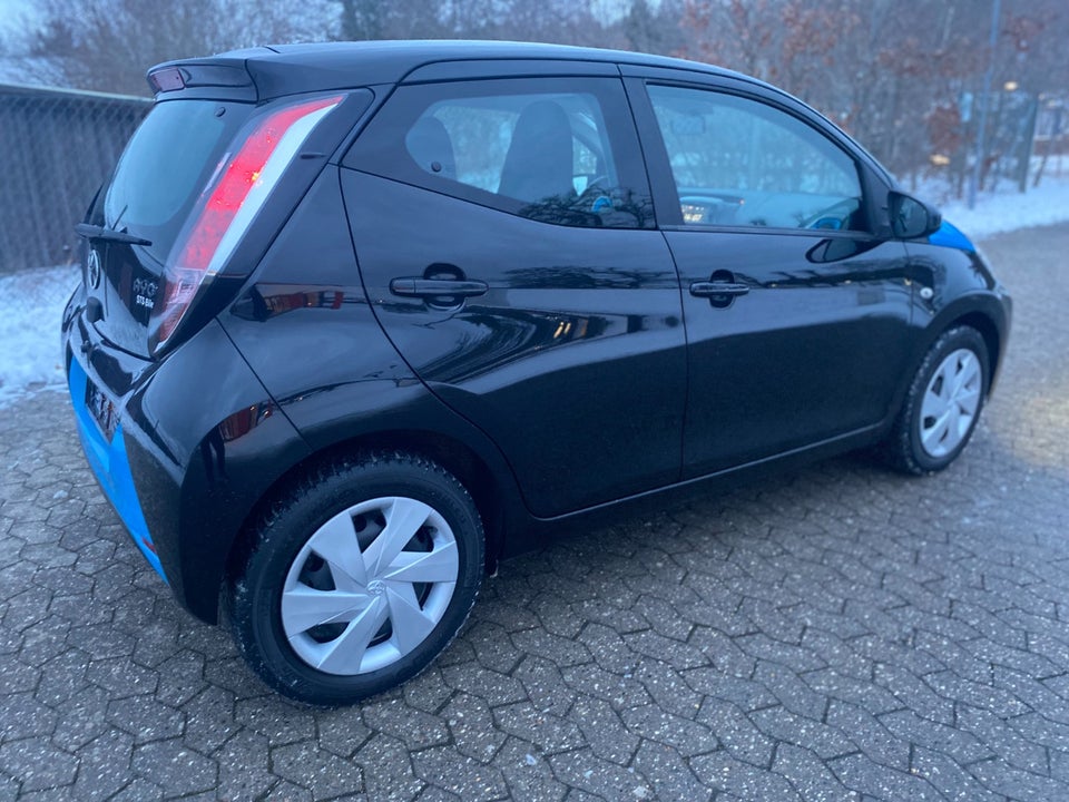 Toyota Aygo 1,0 VVT-i x-clusiv 5d