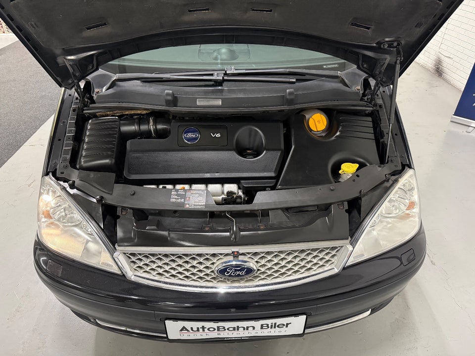 Ford Galaxy 2,8 204 Ghia 5d