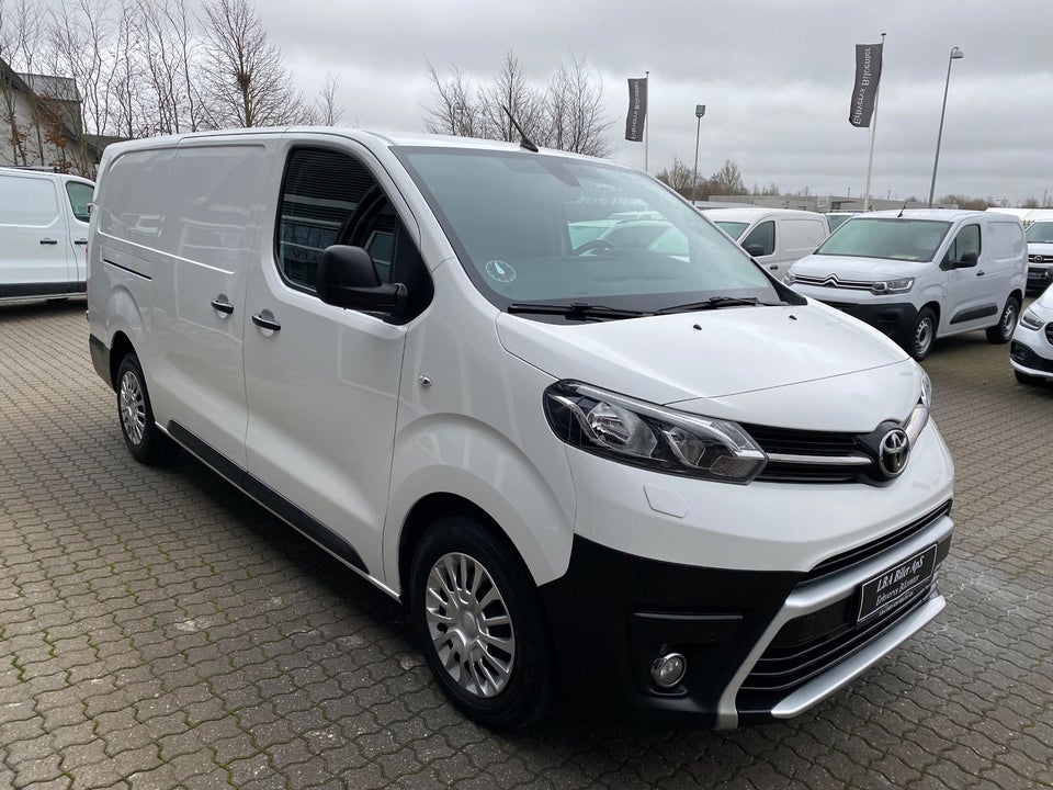Toyota ProAce 2,0 D 144 Long Comfort Master aut. 4d