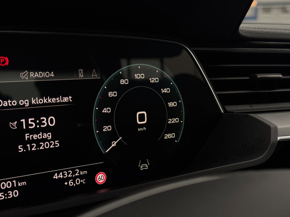 Audi Q8 e-tron 55 S-line Sportback quattro 5d