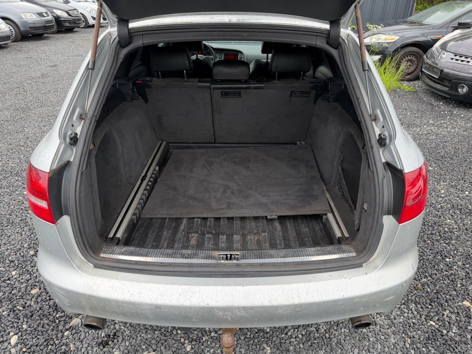 Audi A6 2,4 Avant quattro Tiptr. 5d