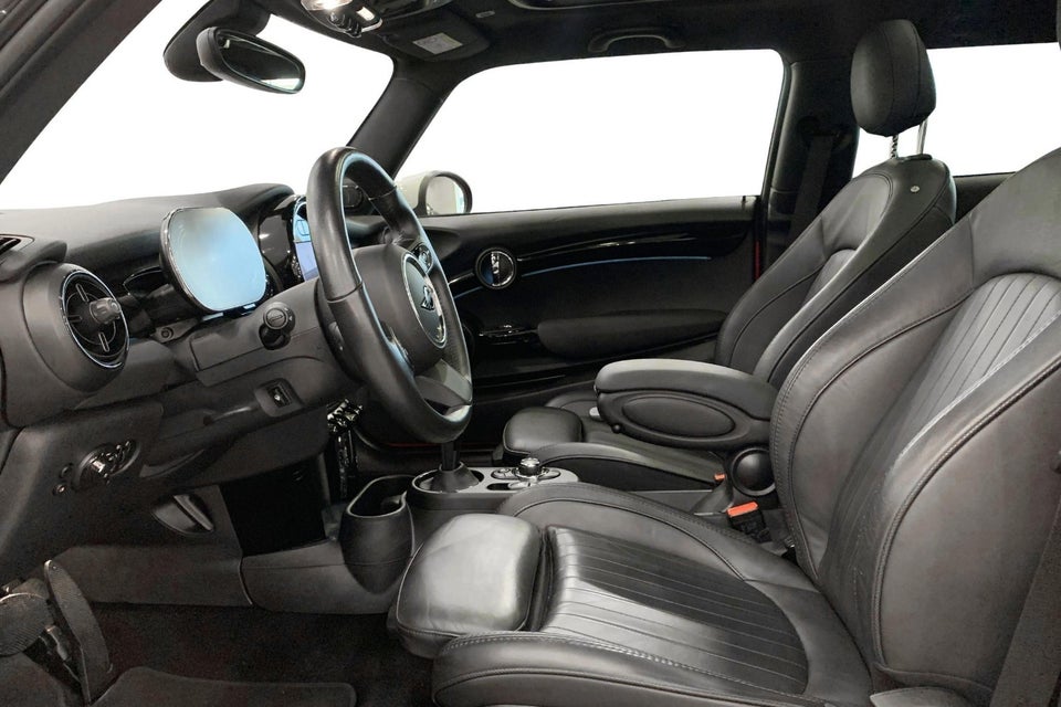 MINI Cooper SE Essential 3d