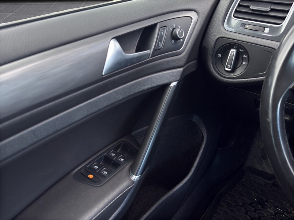 VW Golf VII 1,6 TDi 115 Highline DSG 5d