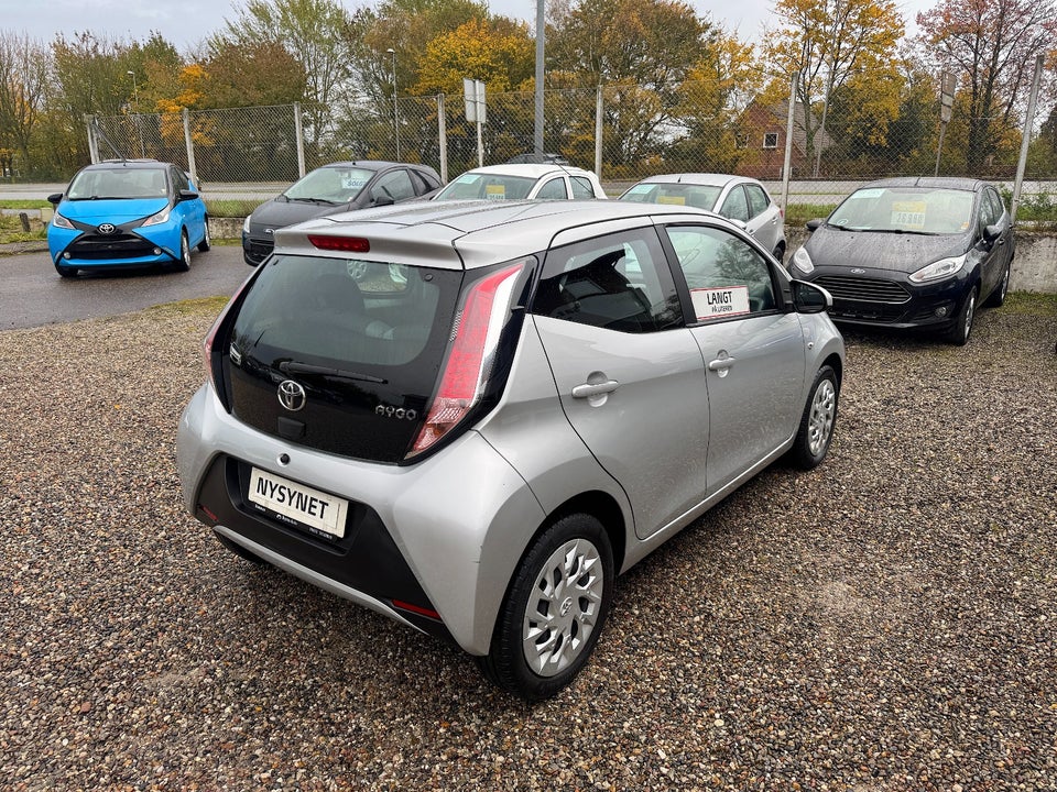 Toyota Aygo 1,0 VVT-i x-play 5d