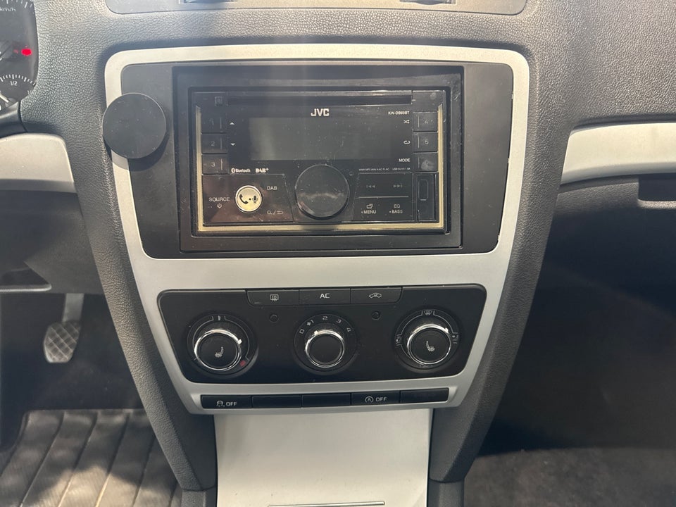 Skoda Octavia 1,6 TDi 105 Ambiente Combi GreenLine 5d