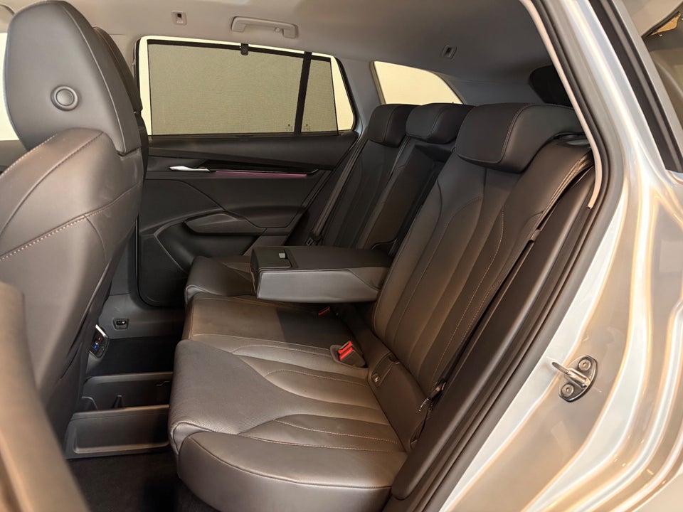 Skoda Enyaq 80 iV Design Selection Suite 5d