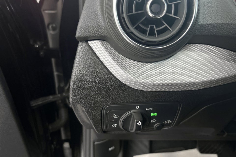 Audi Q2 35 TFSi Prestige S-tr. 5d