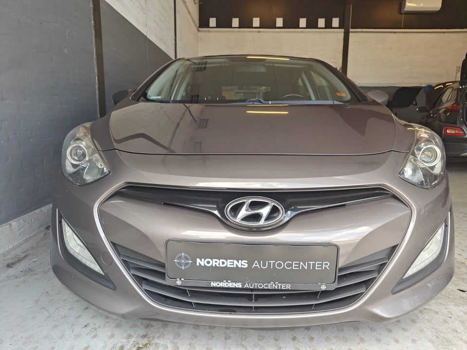 Hyundai i30 1,6 GDi Comfort Eco 3d