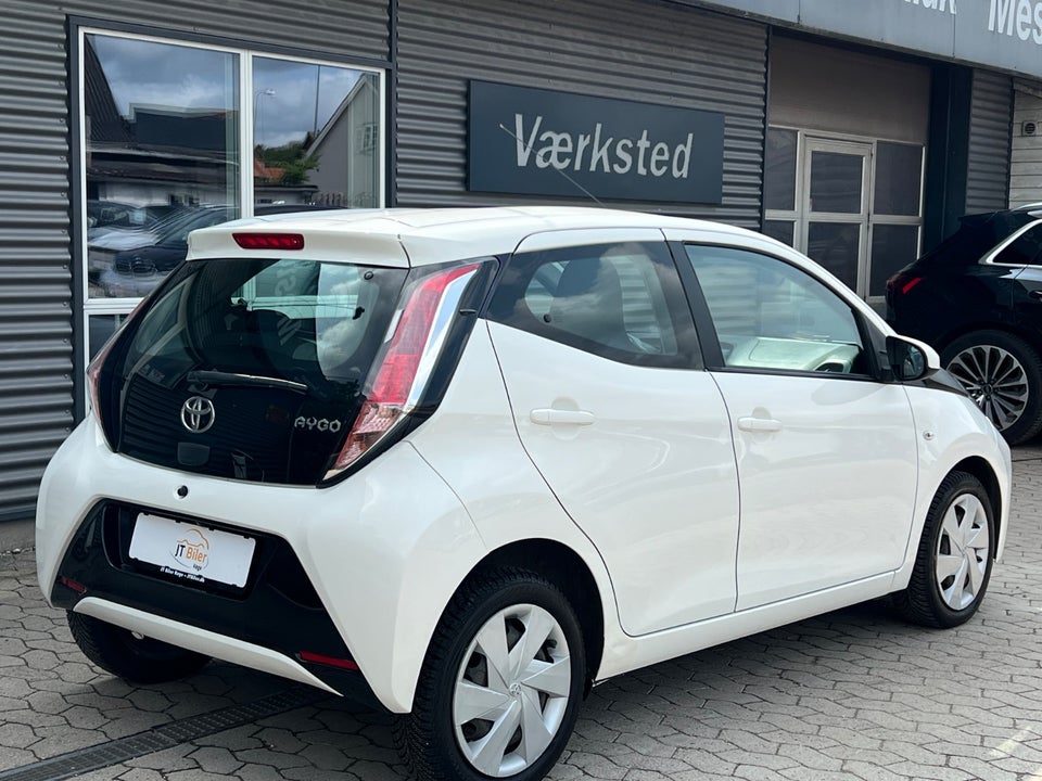 Toyota Aygo 1,0 VVT-i x-play x-shift 5d