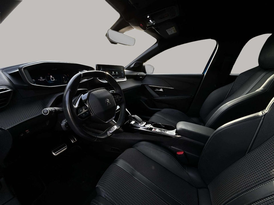Peugeot e-208 50 GT 5d