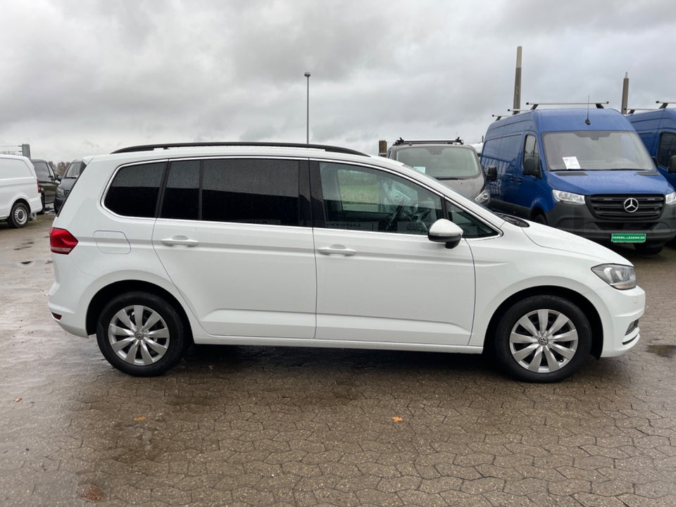 VW Touran 2,0 TDi 115 Highline DSG Van 5d