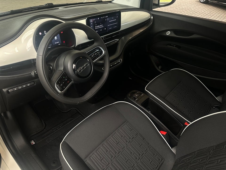 Fiat 500e 42  3d
