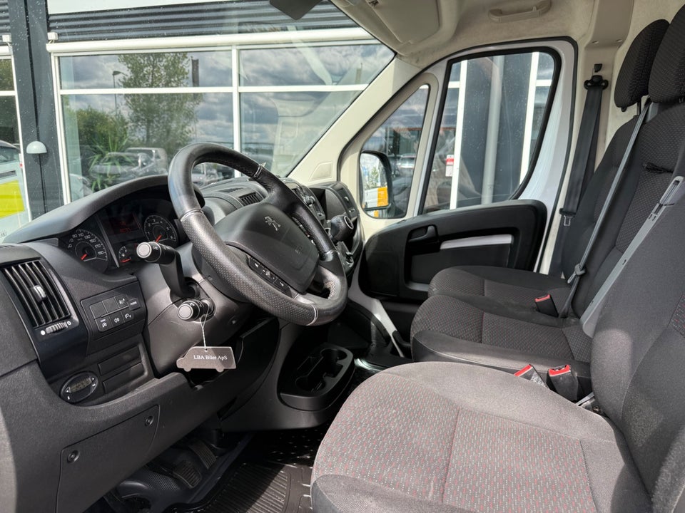 Peugeot Boxer 333 2,2 BlueHDi 140 L2H2 Premium