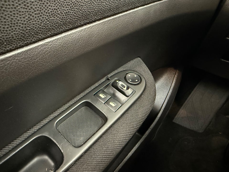 Peugeot 307 1,6 HDi 109 Creative 5d