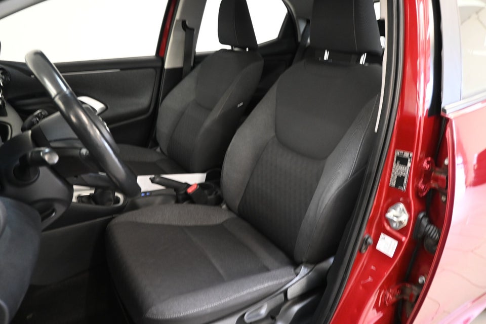 Toyota Yaris 1,0 Active 5d