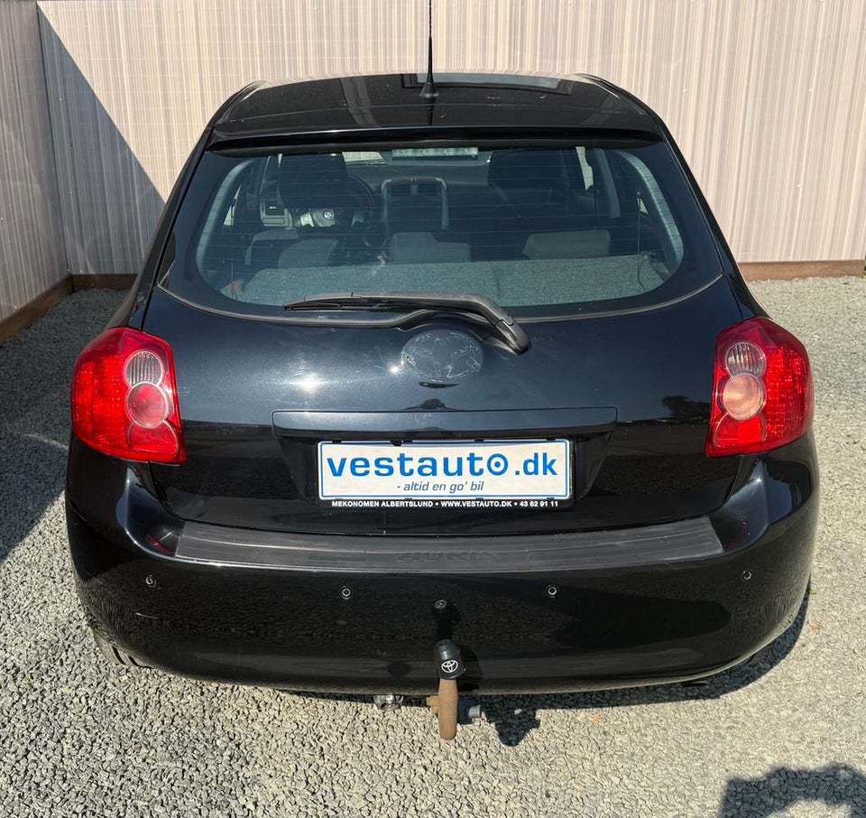 Toyota Auris 1,6 Sol 5d