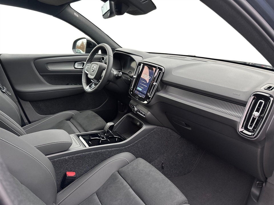 Volvo EX40 Extended Range Black Edition Excess 5d