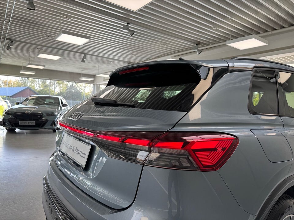 Audi Q4 e-tron 45 S-line 5d
