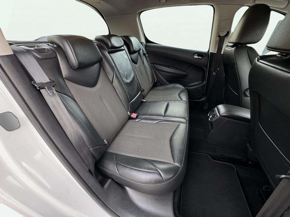 Peugeot 308 1,6 THP 200 GTi 5d