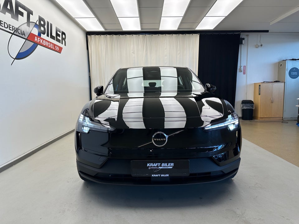 Volvo EX30 Extended Range Plus 5d