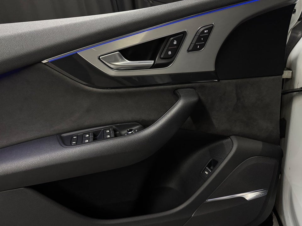 Audi Q7 3,0 TDi 272 S-line quattro Tiptr. 7prs 5d