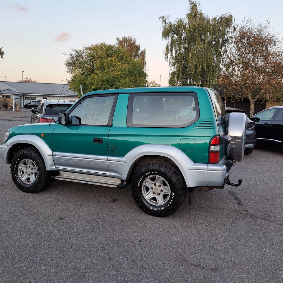 Toyota Land Cruiser 3,0 TD Van 4x4 Van 3d