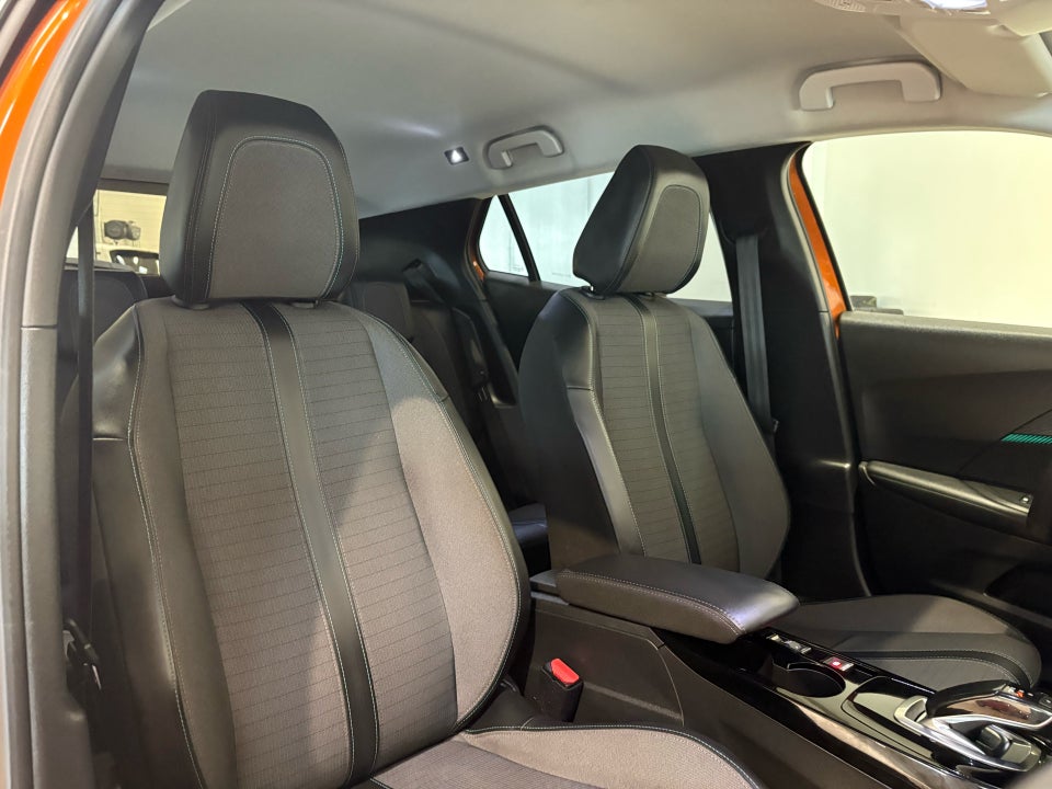 Peugeot e-2008 50 GT 5d