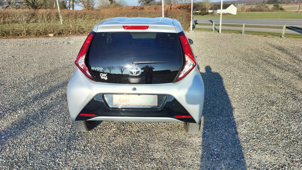Toyota Aygo 1,0 VVT-i x-press 5d