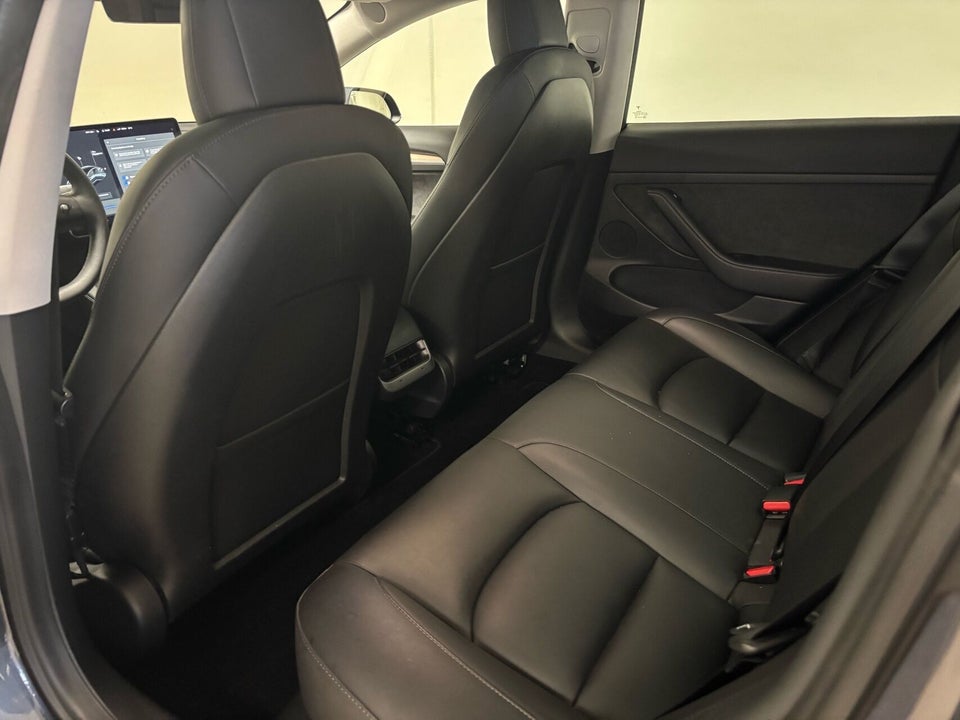 Tesla Model 3 Long Range AWD 4d