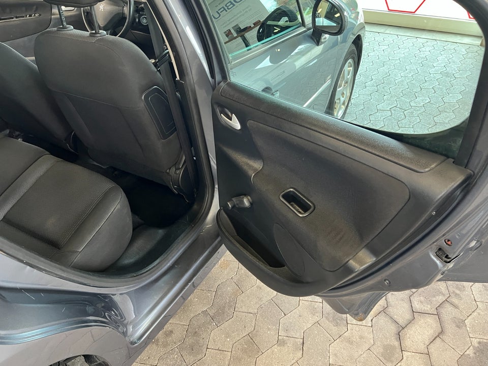 Peugeot 207 1,6 HDi 90 Comfort+ 5d