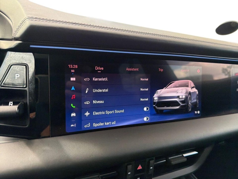 Porsche Macan Turbo 5d