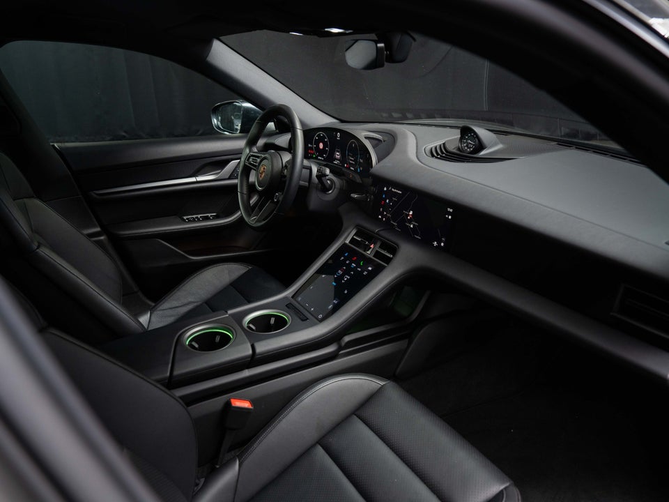 Porsche Taycan 4 Performance+ Cross Turismo 5d