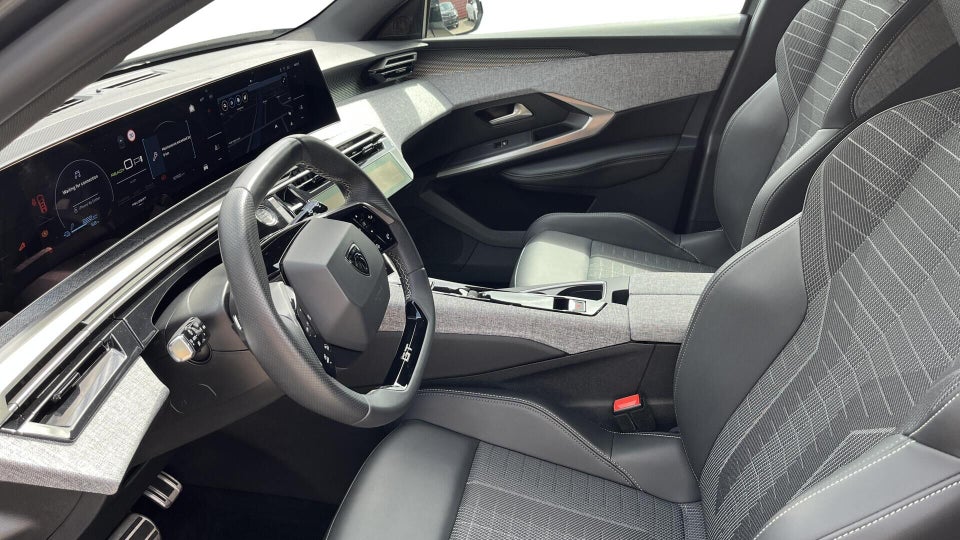 Peugeot e-5008 77 GT 7prs 5d