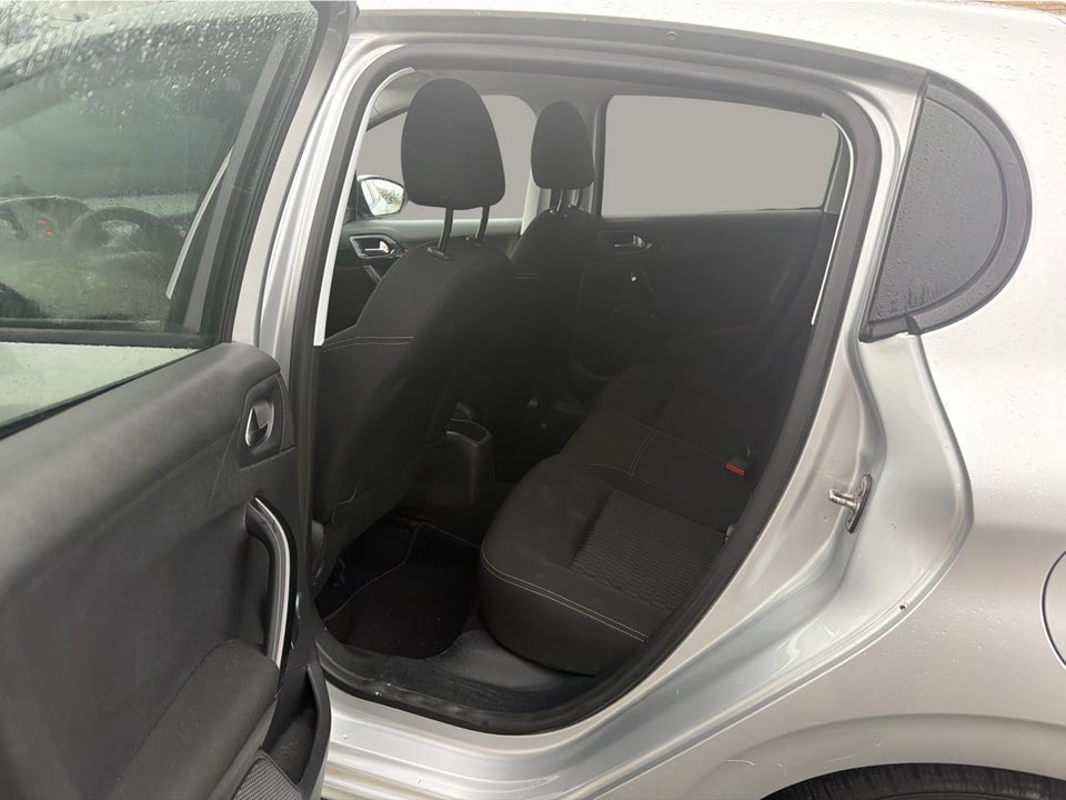 Peugeot 208 1,6 BlueHDi 100 Strike 5d