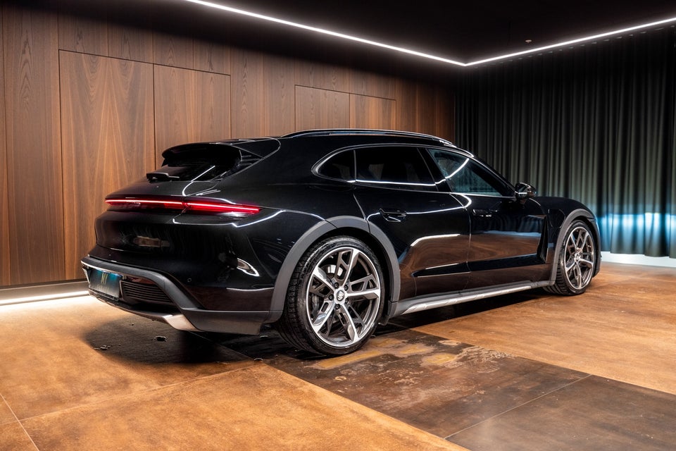 Porsche Taycan 4 Performance+ Cross Turismo 5d