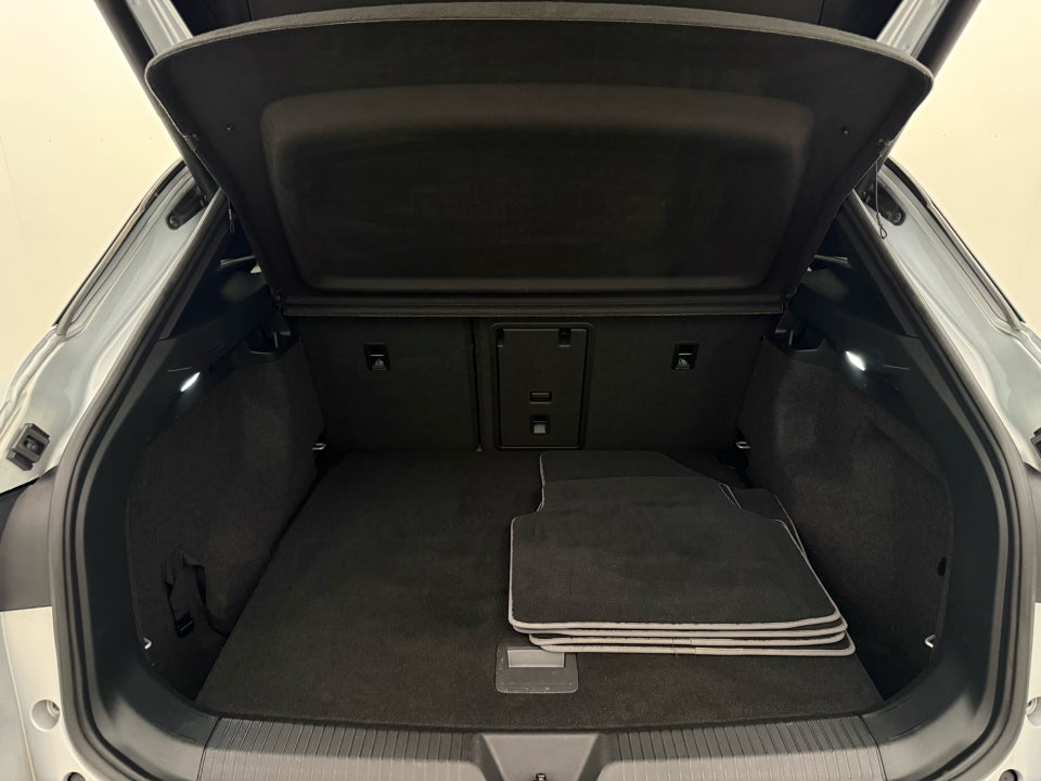 VW ID.4 77 Pro Performance Tech 5d