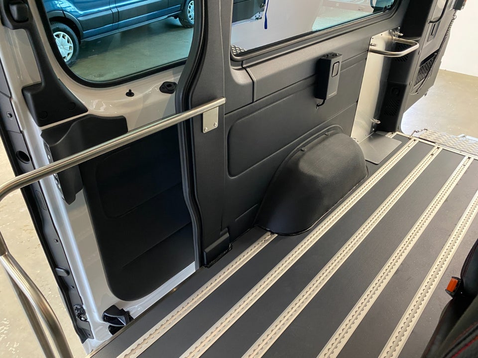 Mercedes Sprinter 317 2,0 CDi A2 Tourer PRO aut. RWD