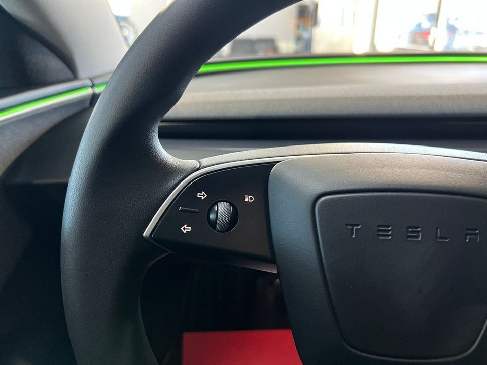 Tesla Model 3 RWD 4d