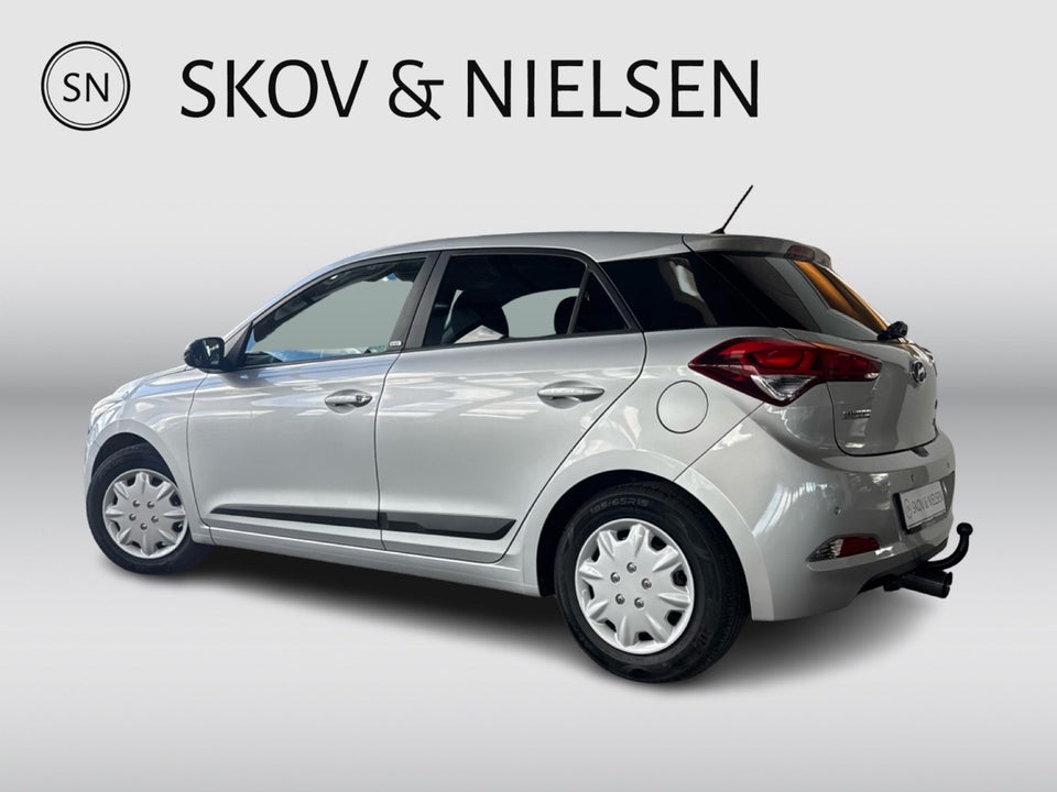 Hyundai i20 1,25 Black Life 5d