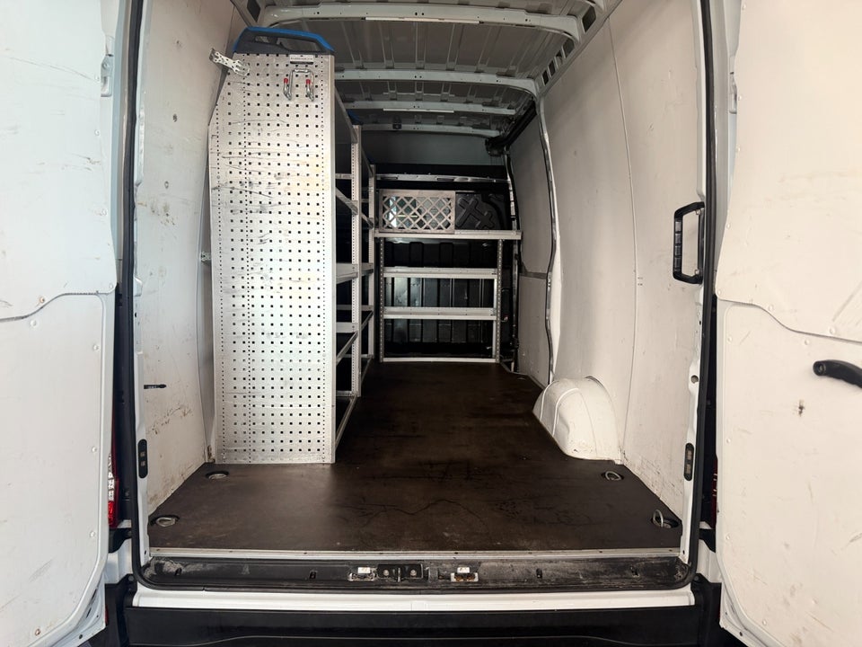Iveco Daily 2,3 35C14 13,4m³ Van AG8