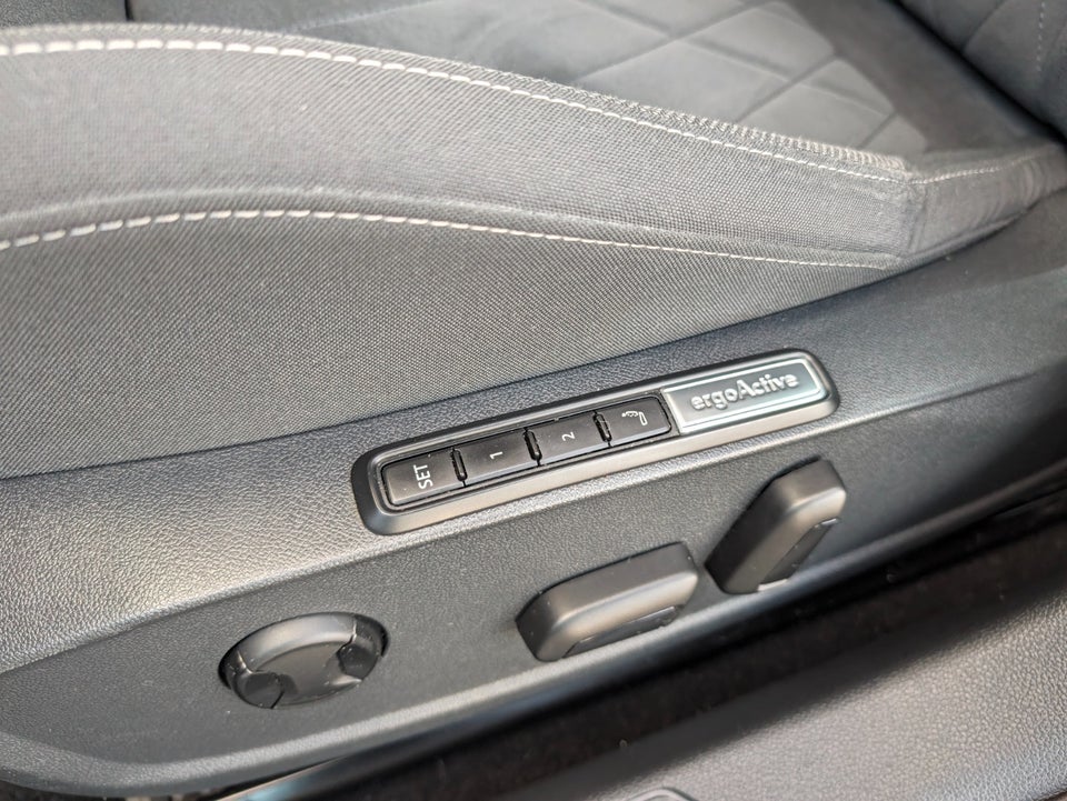 VW Golf VIII 1,4 GTE DSG 5d