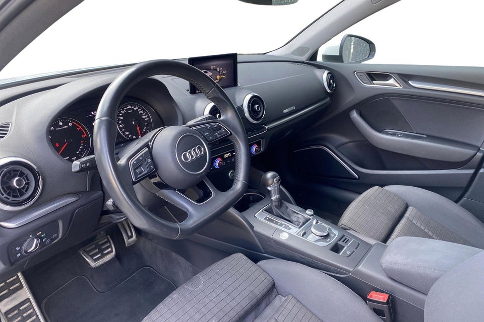 Audi A3 35 TFSi Sport Limited S-tr. 4d