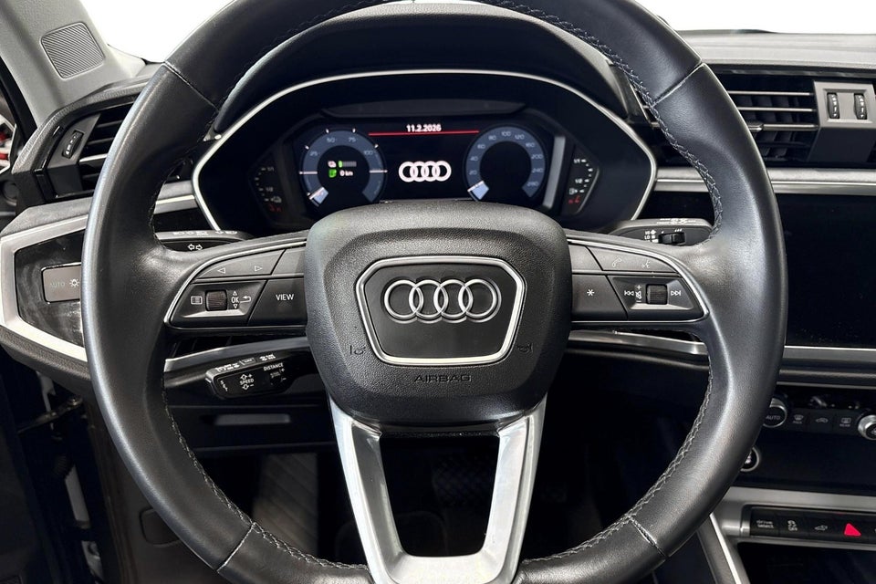 Audi Q3 45 TFSi e Attitude plus S-tr. 5d