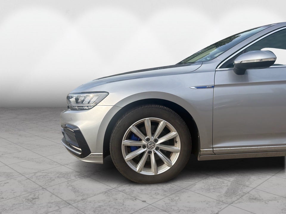 VW Passat 1,4 GTE+ Pro DSG 4d