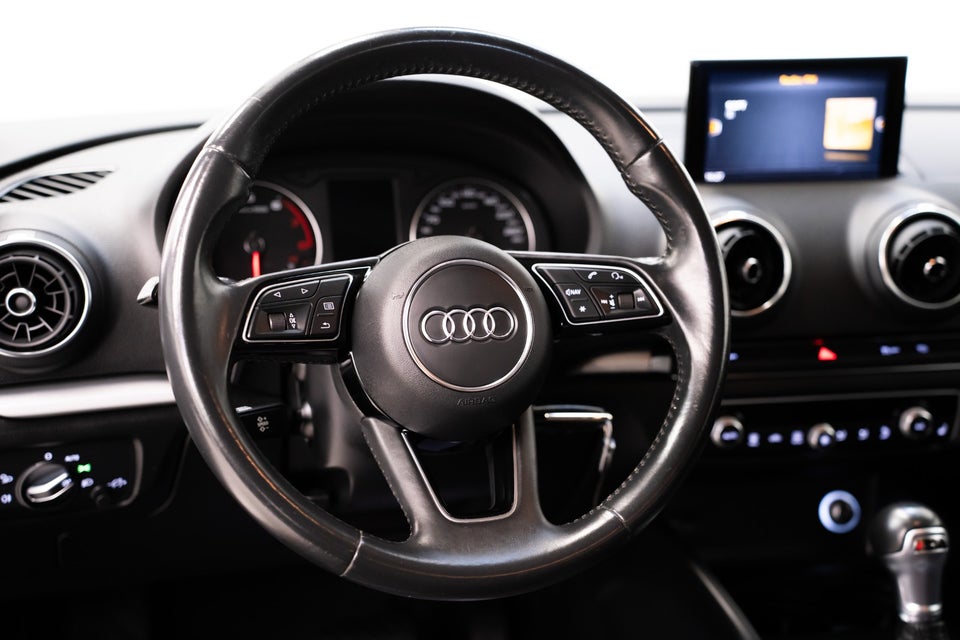 Audi A3 30 TFSi Sport Sportback S-tr. 5d