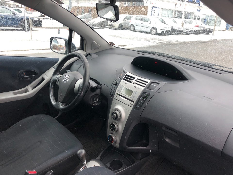 Toyota Yaris 1,3 Sol M/M 5d