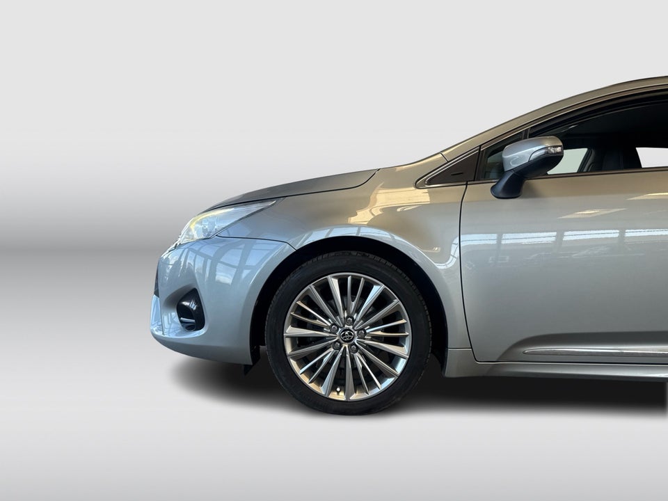 Toyota Avensis 1,8 VVT-i T2 Premium Touring Sports 5d
