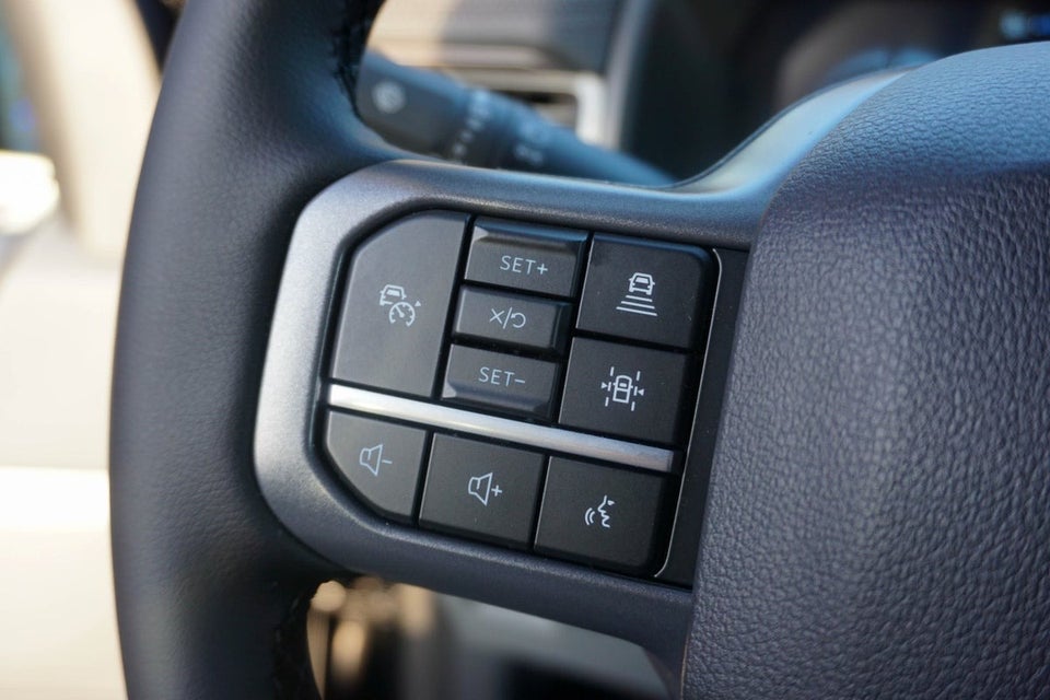 Ford F-150 123 Lightning Flash Extended Range 4d