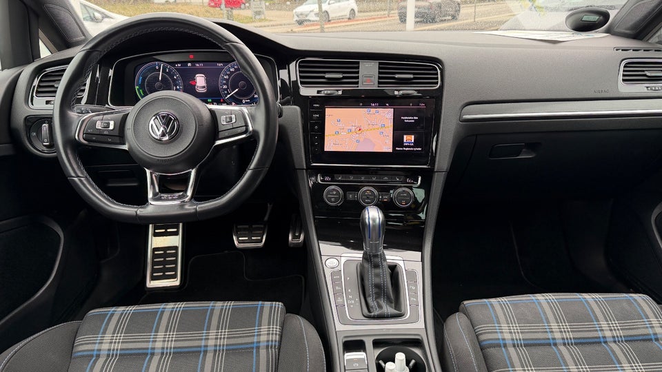 VW Golf VII 1,4 GTE DSG 5d